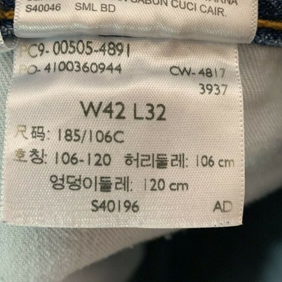 Levis Mens 505 Jeans 42 x 32 Red Tab Medium Wash Straight Leg - Picture 10 of 12